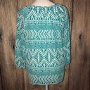 Everly small green & white patterned blouse Photo 1