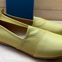 Bueno NIB  YELLOW KATY LEATHER FLATS SZ 39 (9) Photo 1