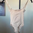 SKIMS NEW  SEAMLESS SCULPT STRAPLESS THONG BODYSUIT MICA Size M Photo 4