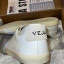 VEJA Shoes Photo 1