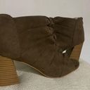 Attention Anckle Boots size 10 Good condition. Heels 3” Photo 1