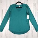 Xersion NWT  Quick Dry Green long Sleeve V-Neck Shirt Women's Size Small Photo 0