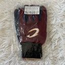 Nba  Team Cleveland Cavaliers utility gloves in burgundy one size Photo 3