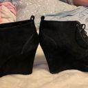 Jessica Simpson  Black suede wedges Photo 3