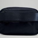 Lululemon Everywhere Belt Bag 1L True Navy Photo 1