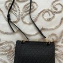 Michael Kors Crossbody Photo 1