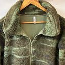 Z Supply Sherpa Camo Zip Jacket Size Medium Photo 3