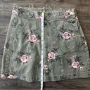 Divided H&M  Floral Distressed Jean Mini Skirt Sz 4 Women’s Olive / Army Green Photo 8