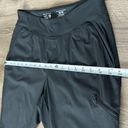 Mountain Hardwear  27" Black Mid Rise Hiking Ankle Pants Size Medium Photo 5