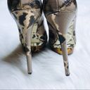 Brian Atwood  Fontanne Metallic Pumps EUC Sz 8 EUC Photo 4