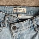 Abercrombie & Fitch  curve love Ultra High Rise 90s Straight Jean Criss Cross Photo 6