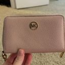 Michael Kors Wristlet Photo 0