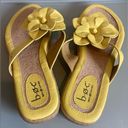 Born concept BOC  Women’s Yellow Sandal with Yellow Leather Flower Size 8 NWOT Photo 6