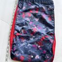 Lululemon ‎ Women’s multi purpose Gym Vent foldable Bag Photo 6