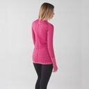 Lululemon  Swiftly Tech Long Sleeve Crew in Heathered Berry Rumble Size 6 Photo 2