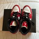 Nike Air Jordan 1 Mid Photo 2