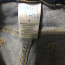 Time & Tru  Bermuda women’s size 4‎ jean shorts mid rise medium wash Photo 12