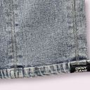 DKNY JEANS Vintage Y2K Light Wash Denim Low Rise Drop V Waistband Capri Jeans Photo 5