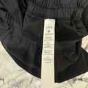 Lululemon Hotty Hot Short 2.5” Photo 2