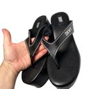 DKNY  Trina Black Wedge Toe Post Sandals Sz 7.5 M Photo 2