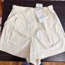 ZARA  Pleaded Bermuda Shorts Size Medium 4661/151/725 Blogger Favorite Photo 2