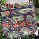 Vera Bradley  Triple Zip Hipster~Nomadic Floral EUC Photo 3