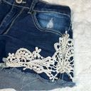 Bongo  Size 6 Women's Distressed Crochet Lace Denim Shorts Photo 5