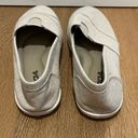 Soda  ultra comfy fabric slip-ons ivory barely worn Photo 2