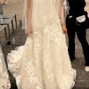 Oleg Cassini Ivory V-neck halter beaded lace ball gown wedding dress Photo 4