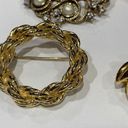 Monet Lot Of 5 Variety Of Vintage - Modern Brooch Pins Gold Tone 1  1 AAi Photo 7