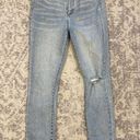 Guess Women’s Skinny Jeans / Distressed Knee / Size 30 Photo 0