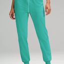 Lululemon Kelly Green Joggers Photo 0