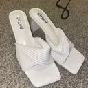 Girgod white heels size 8 Photo 0