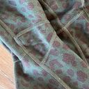 None Green cheetah athletic leggings with pockets. Leopard pattern Photo 5