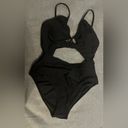 Cupshe NWT  One Piece Swimsuit Plunge Neckline Cutout Criss Cross black size L Photo 3