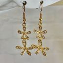 Daisy Gold tone rhinestone floral dangle earrings,  flower fashion jewelry Photo 2