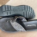 Baretraps  thong wedge sandal 3" heel size 8 Photo 5