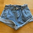 Boohoo  - Paper bag Denim Shorts in Blue Photo 0