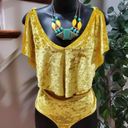 One Piece 7th Avenue Women’s Yellow Solid V-Neck SleeveLess  Bodysuit Size Large Photo 12