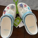 Disney Frozen Crocs Photo 0