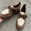 UGG Ashton Shoe Suede Chestnut Photo 3