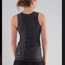 Lululemon  Run Dash Tank Heather Grey Ruffled Back Air Pods‎ Pocket Size 8 Photo 1