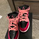 Nike Air Jordan’s 1 Mids Photo 3