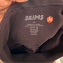 SKIMS 38.  SEAMLESS SCULPT ONYX SHORTS SMALL/MEDIUM Photo 4