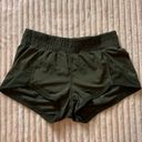 Lululemon Hotty Hot Short 2.5” (Size 4) Photo 2