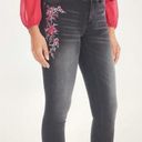 White House | Black Market WHBM Med gray wash floral embroidered mid-rise skinny jeans size 6 Photo 5