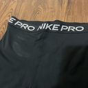 Nike  Black Pro 365 7/8 Length Leggings Size Medium Photo 6