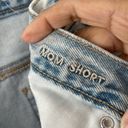 American Eagle  Mom Short Ripped Size 8 Light Wash Photo 5