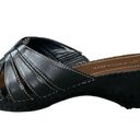 st. john's bay  women's 7.5 black leather slip on sandals 2 1/4" heel Photo 3