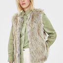 Bershka faux fur vest size M , new with tag Photo 0